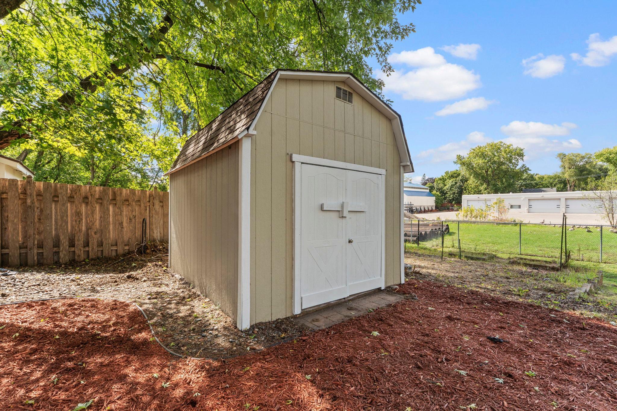 main property photo 35