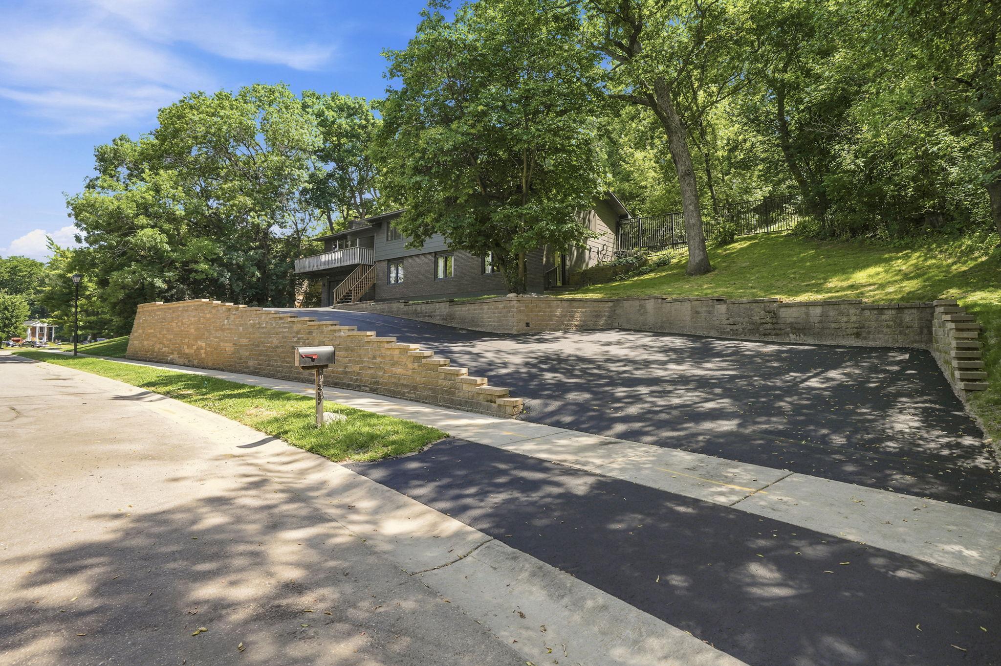 main property photo 40