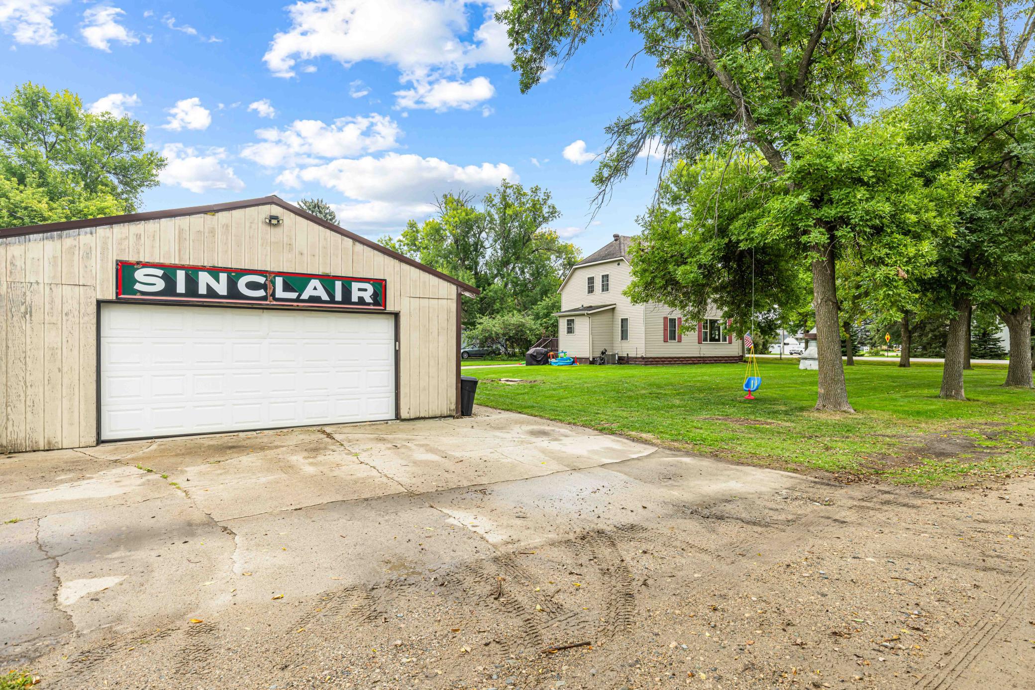 main property photo 8