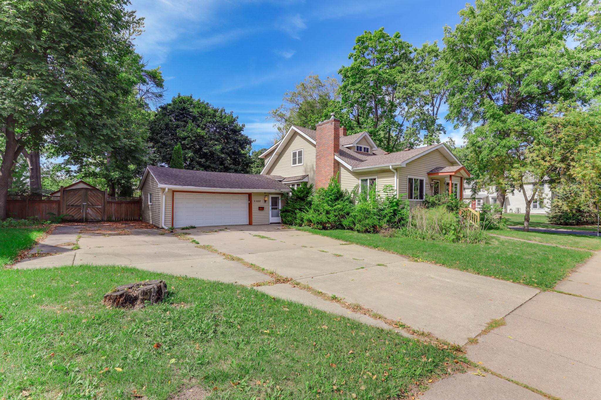 main property photo 38