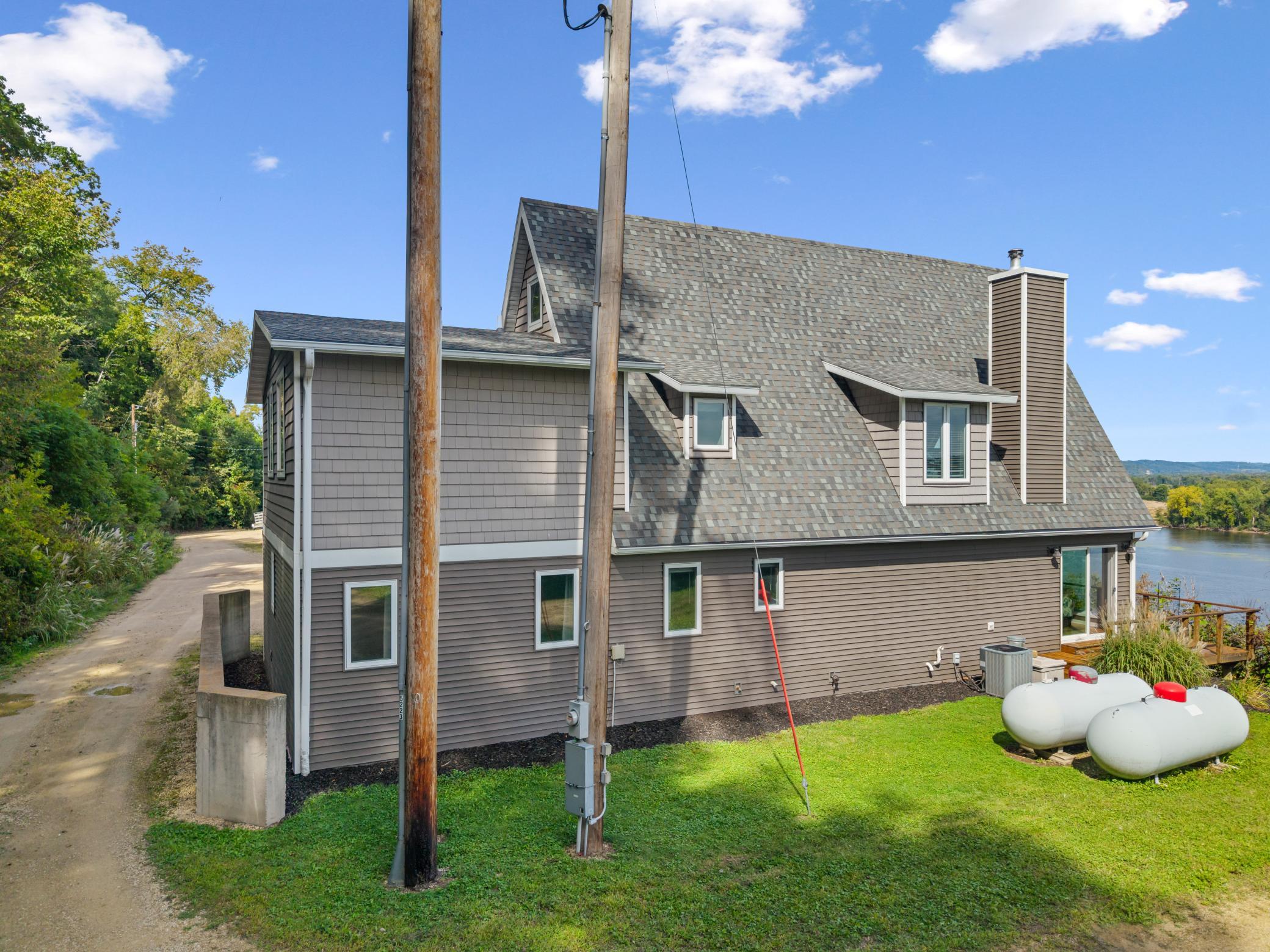 main property photo 33