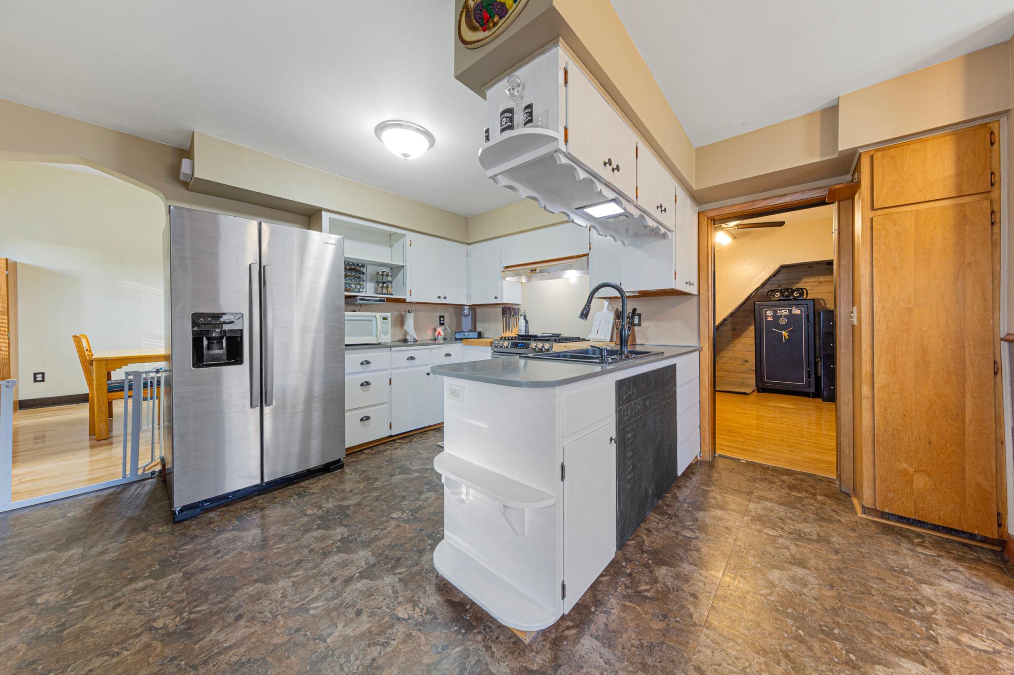 main property photo 25