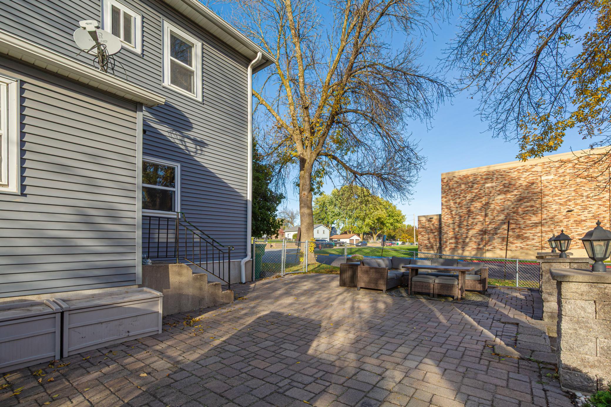 main property photo 9