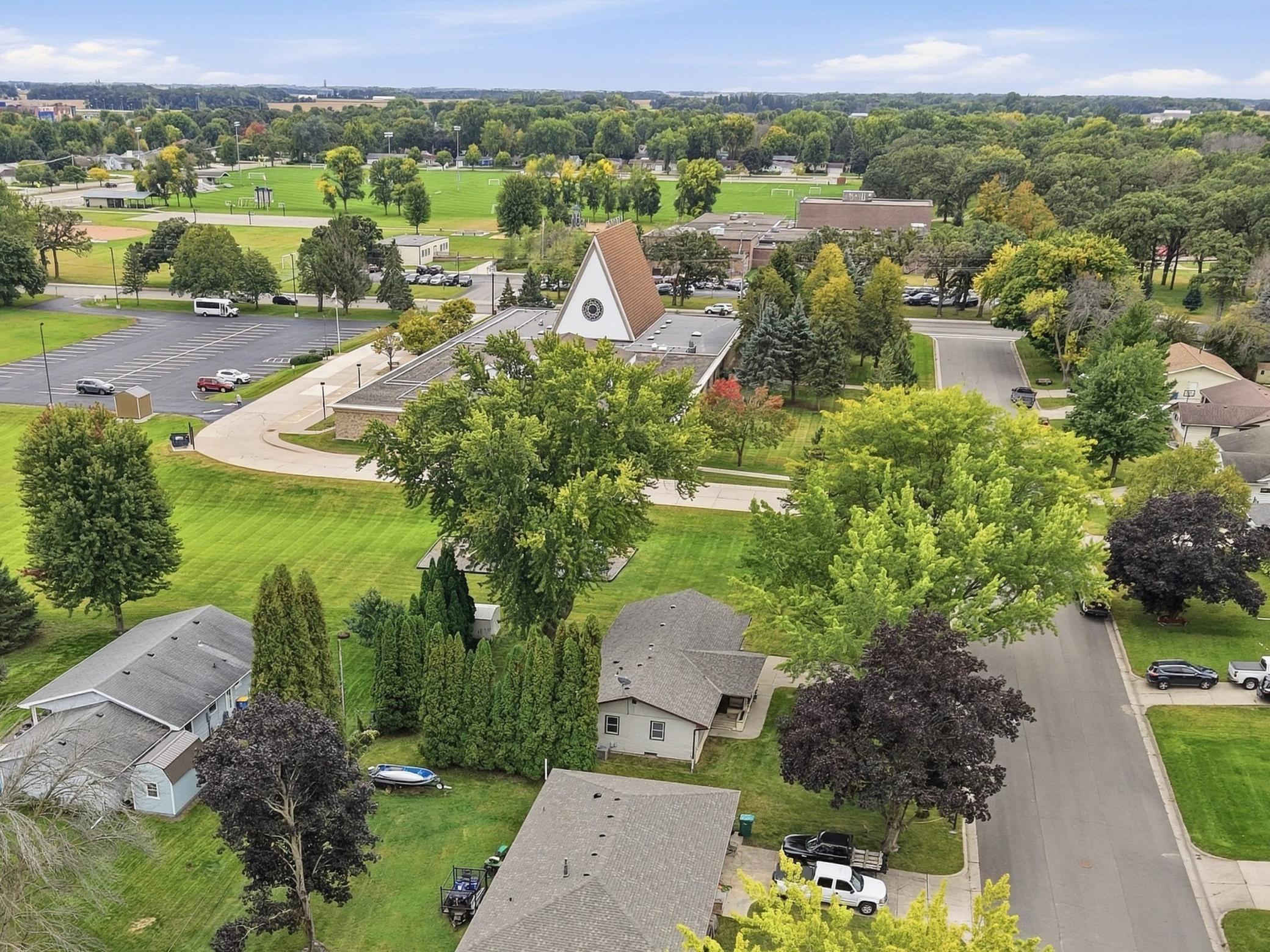 main property photo 11