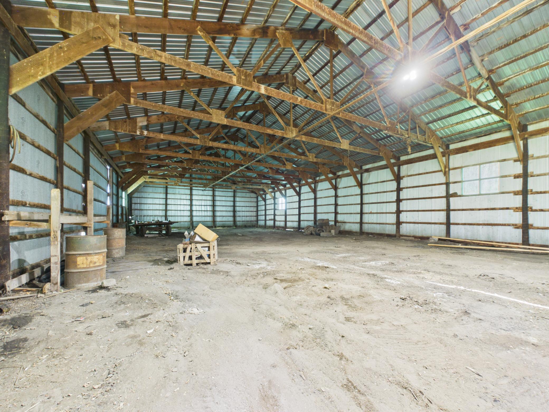 main property photo 40