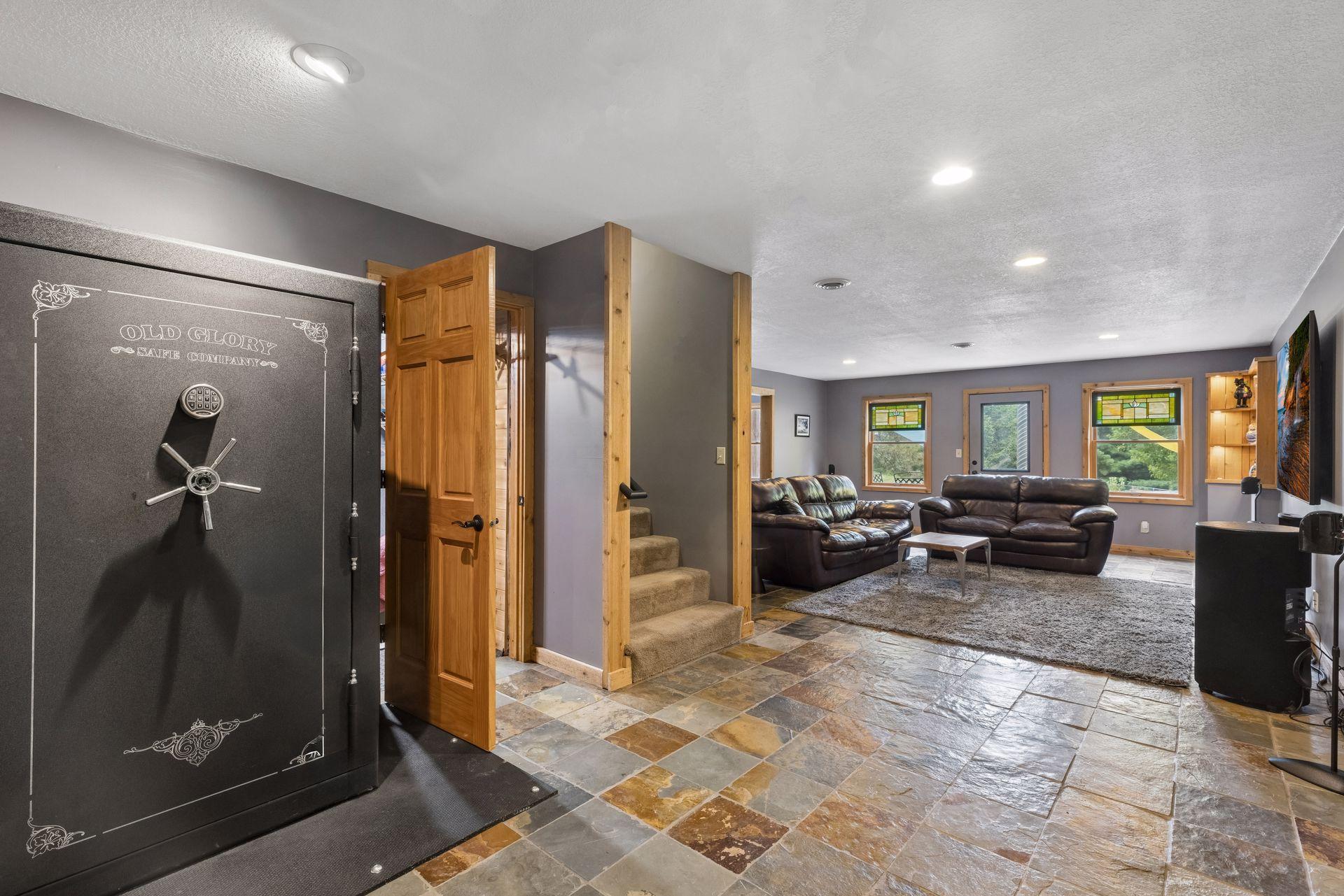 main property photo 79
