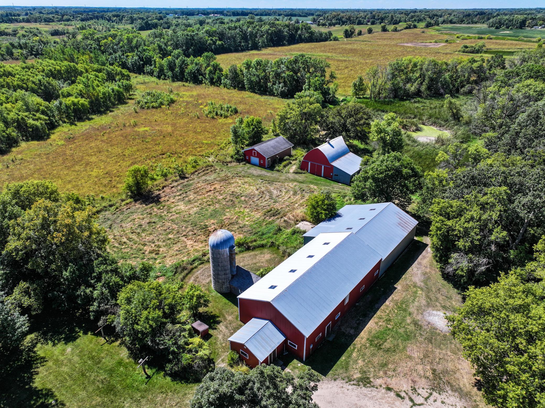 main property photo 40