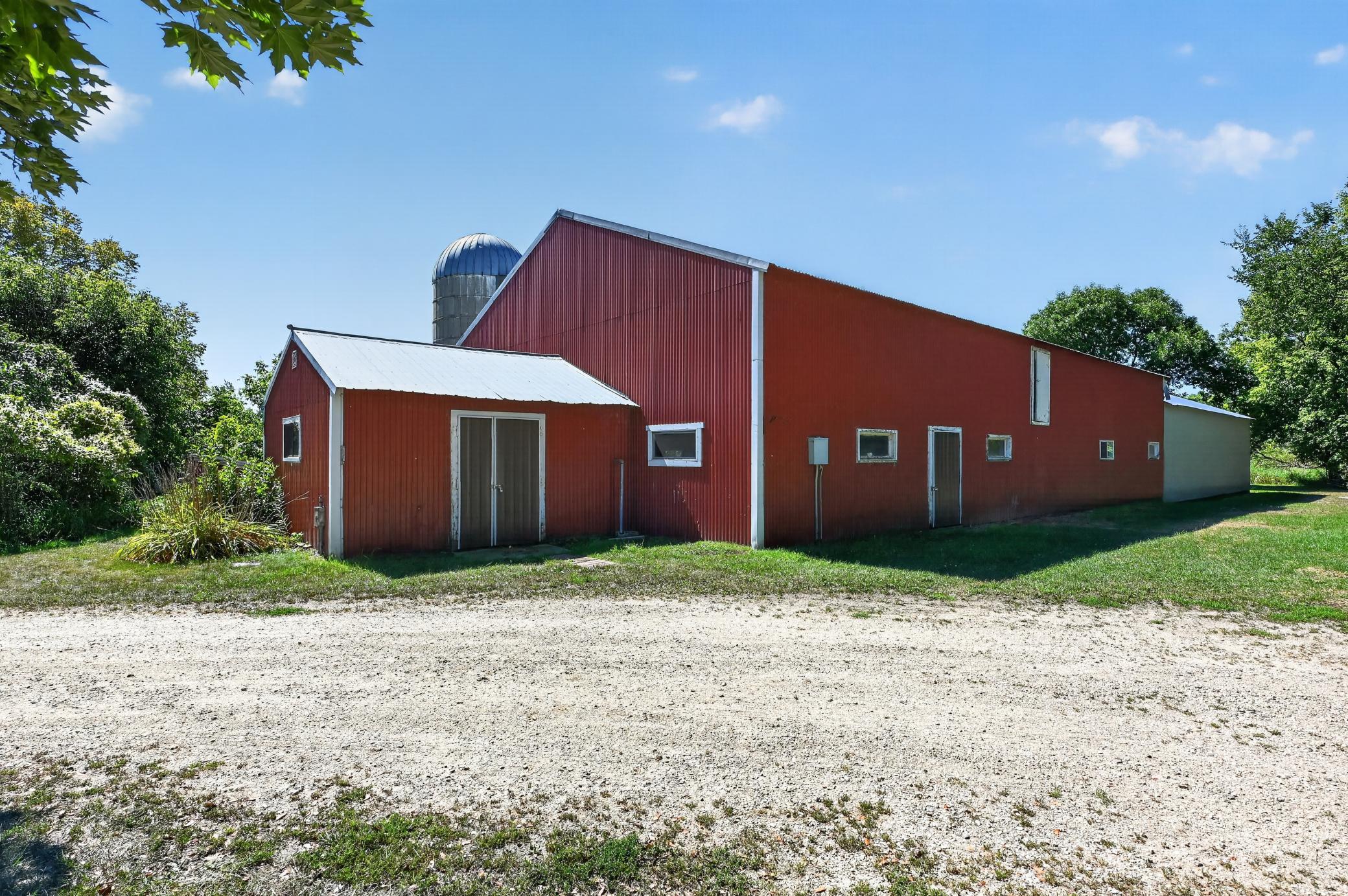 main property photo 41
