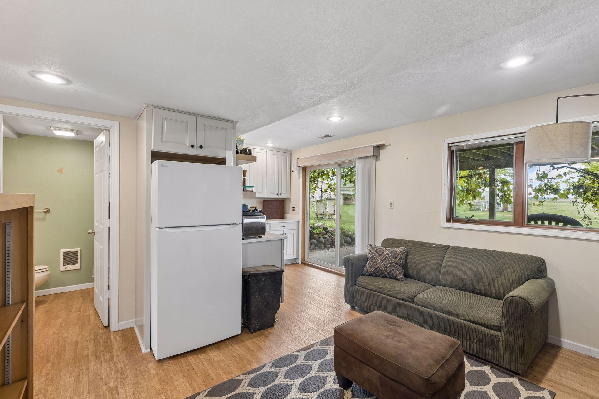 main property photo 58