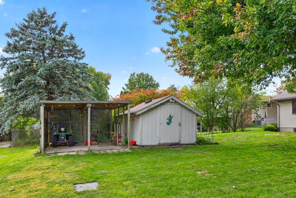 main property photo 37