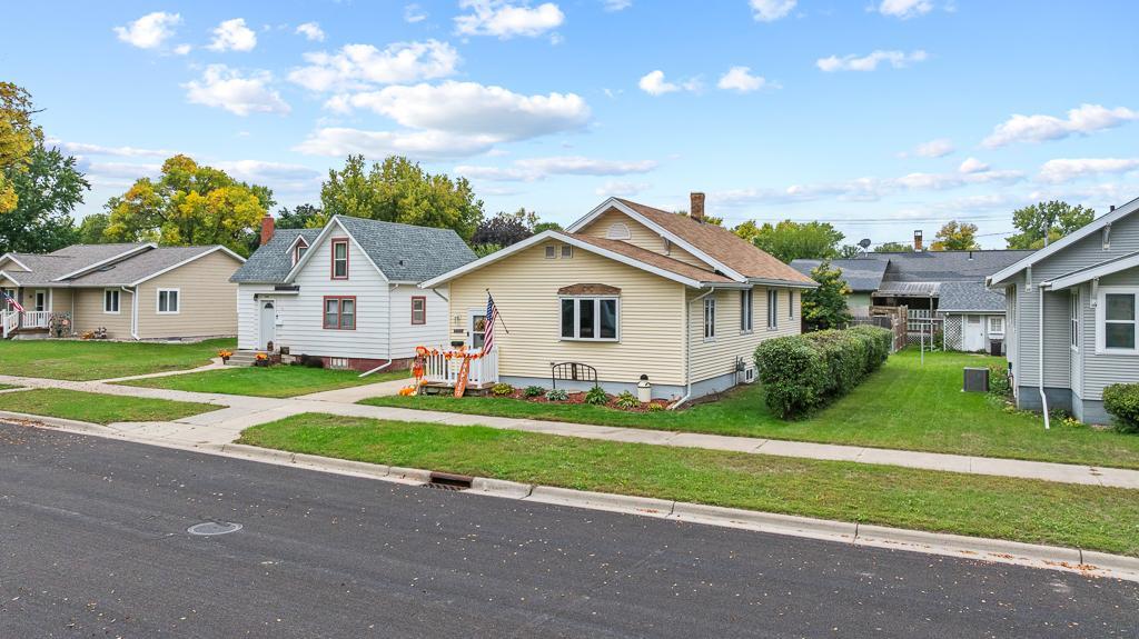 main property photo 6