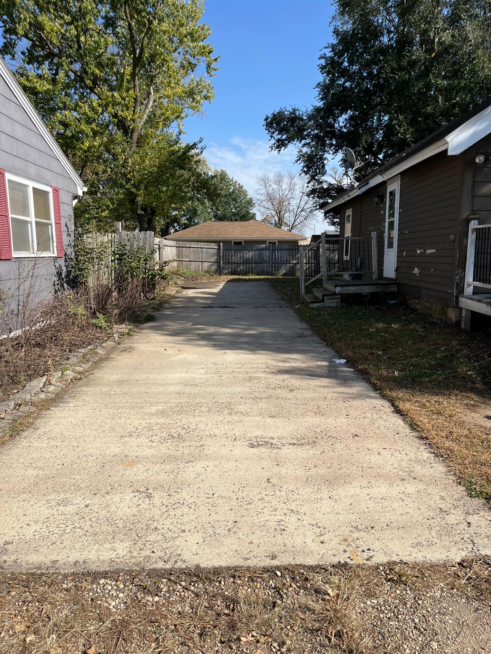 main property photo 20