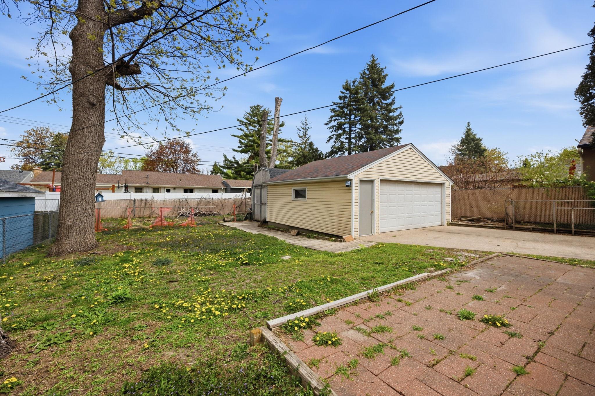 main property photo 22