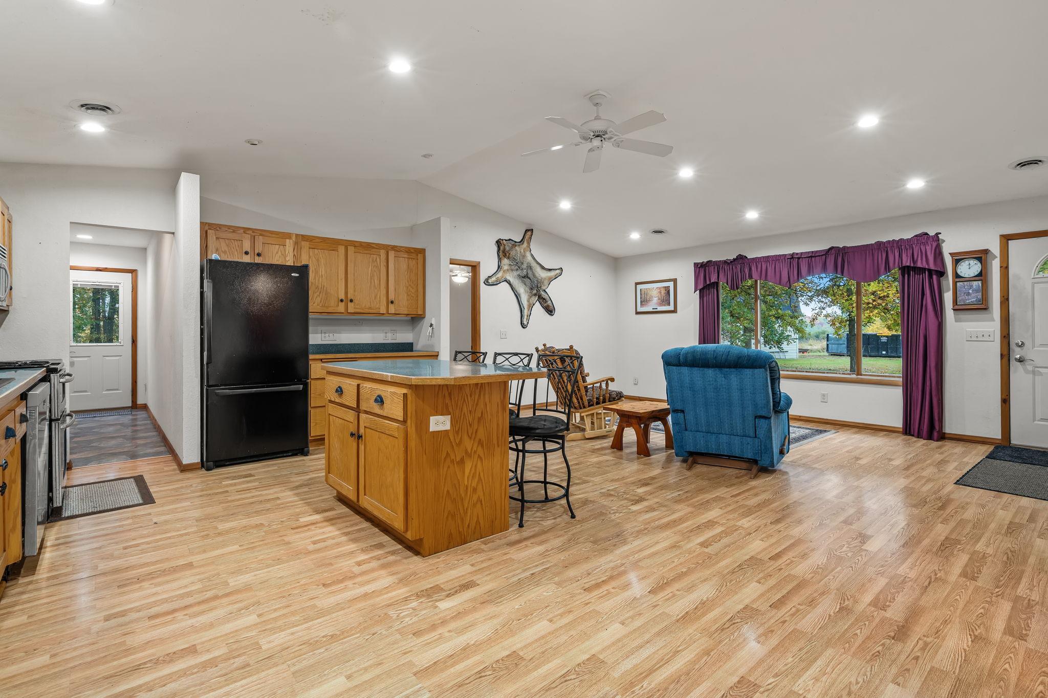main property photo 12