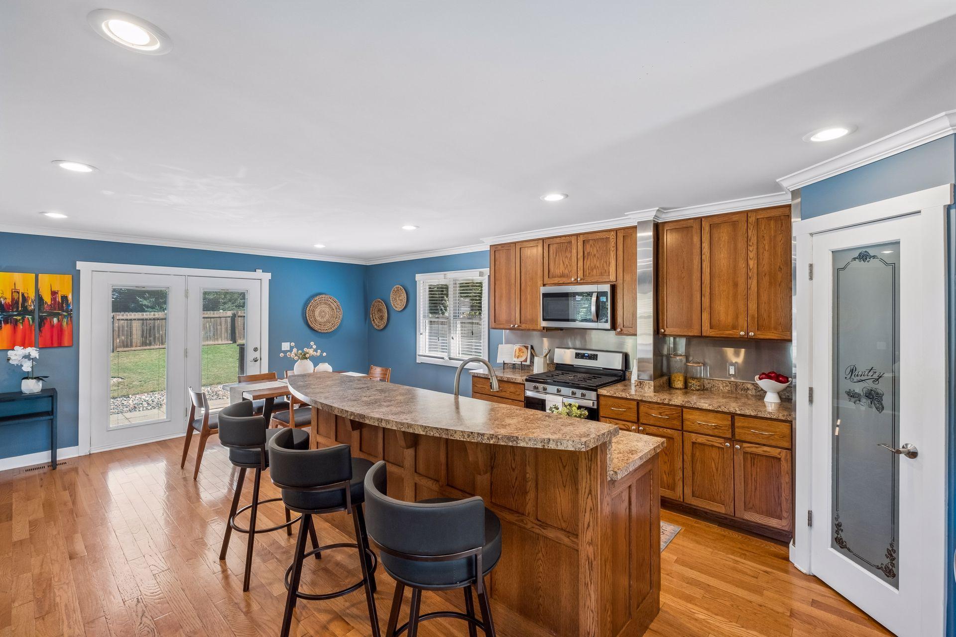 main property photo 5