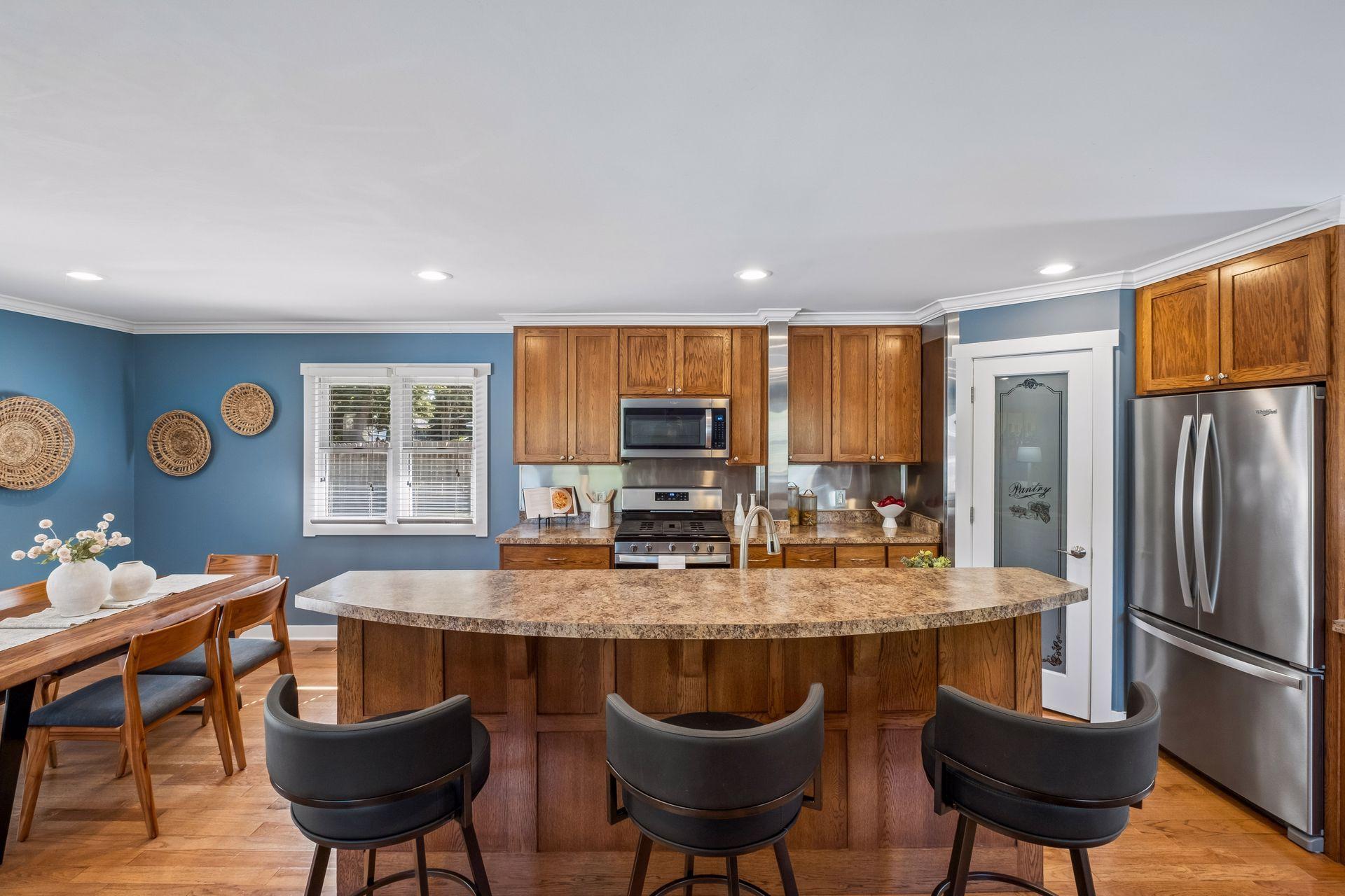 main property photo 6