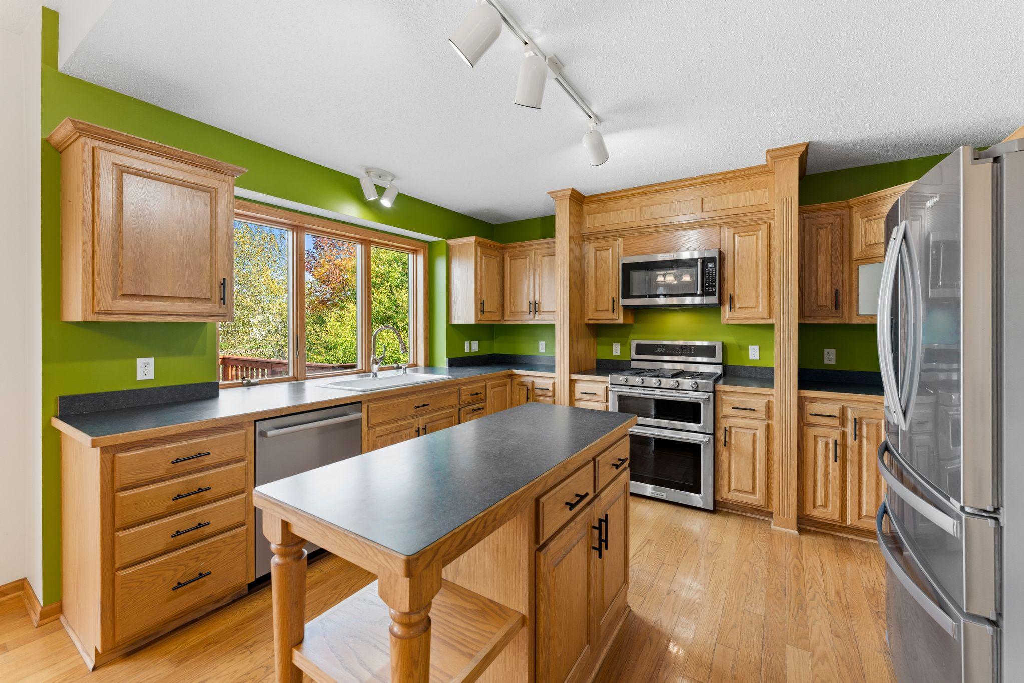 main property photo 11