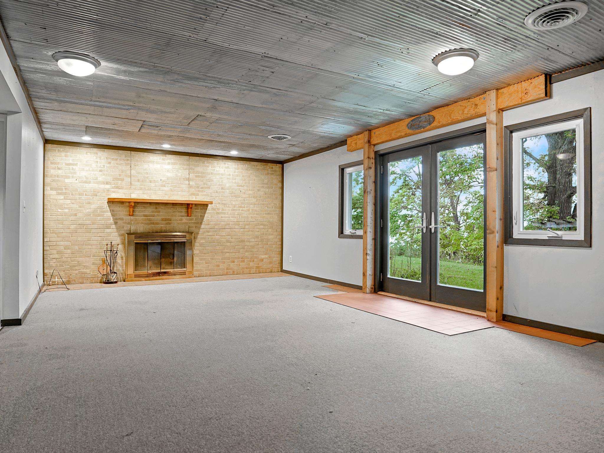 main property photo 40