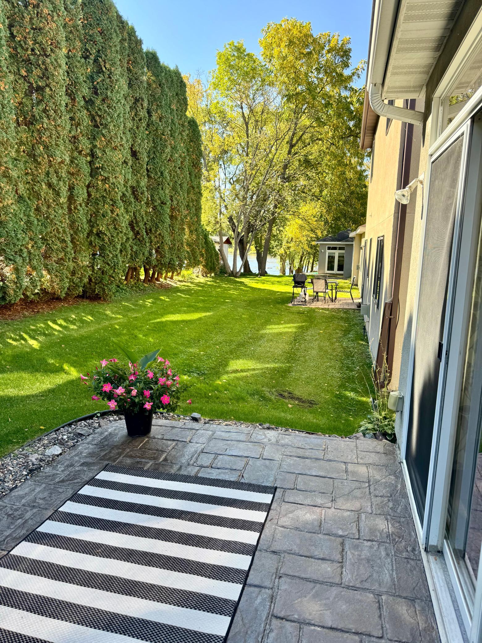 main property photo 25