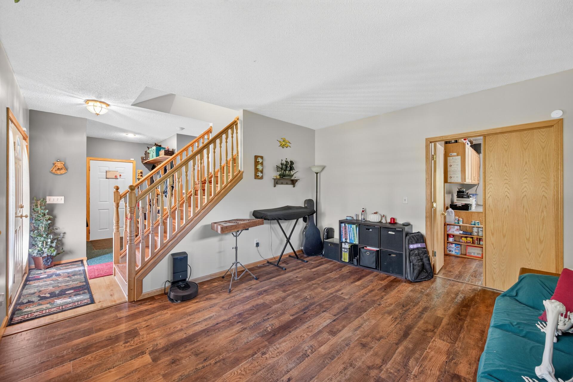 main property photo 7