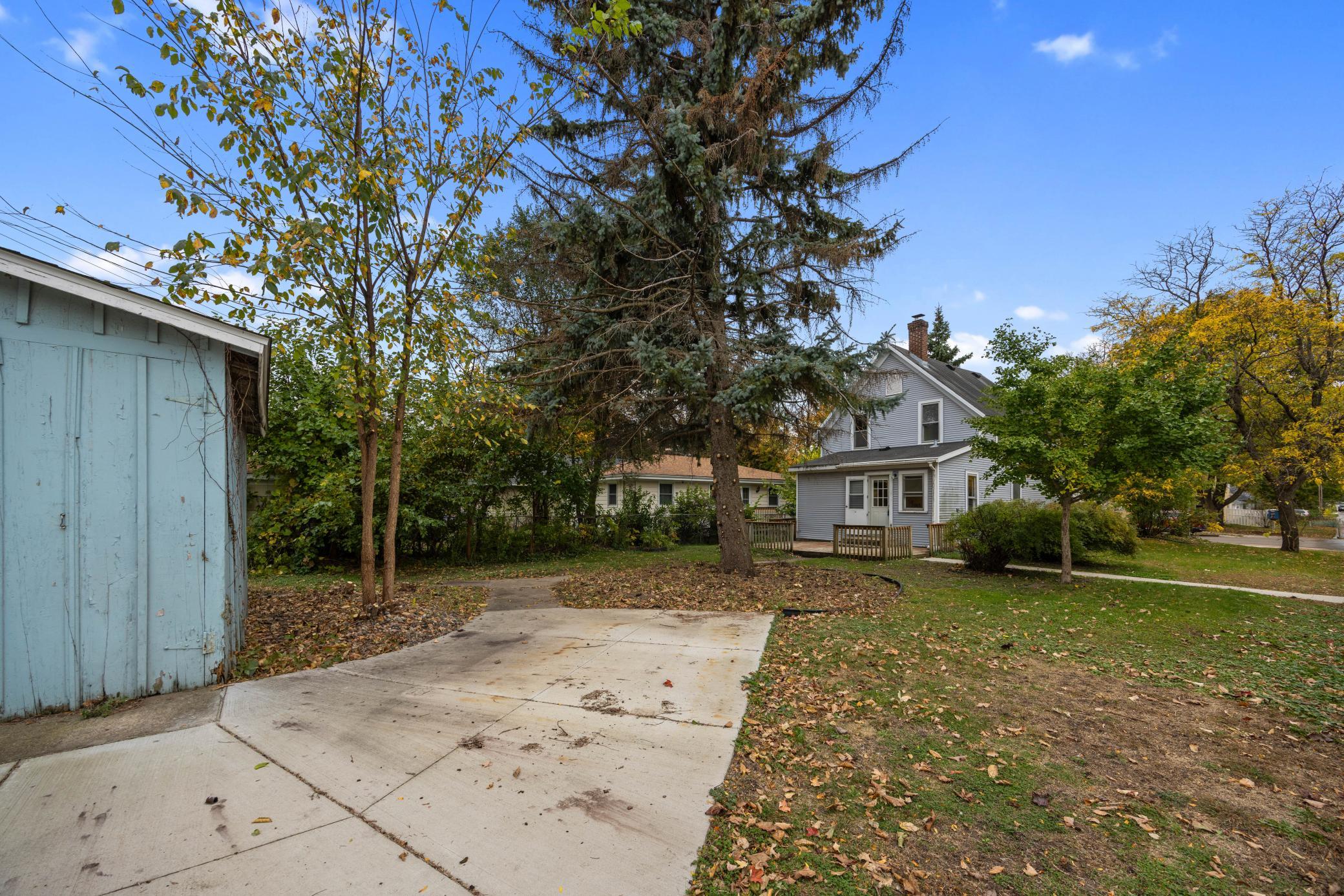 main property photo 25