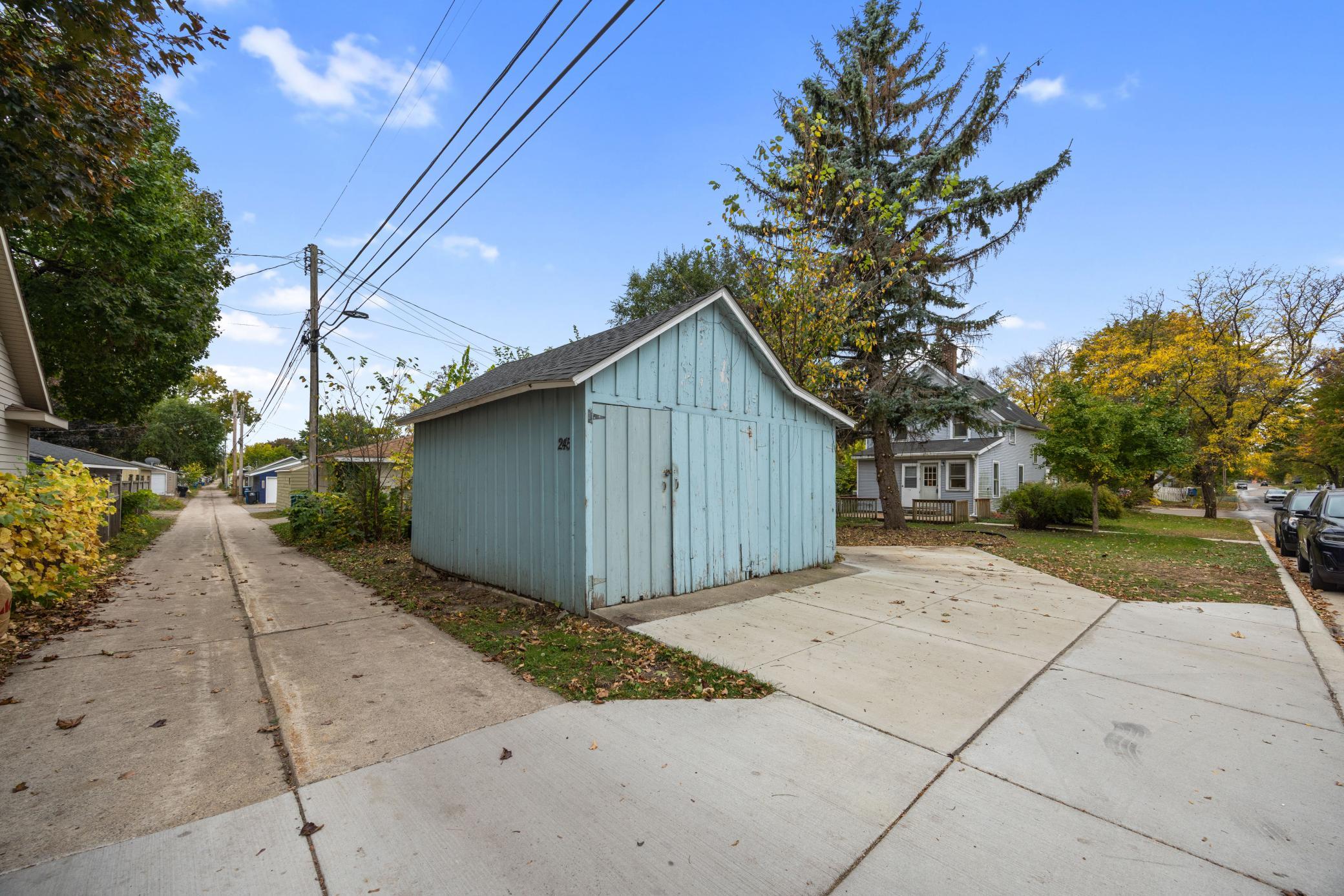 main property photo 26