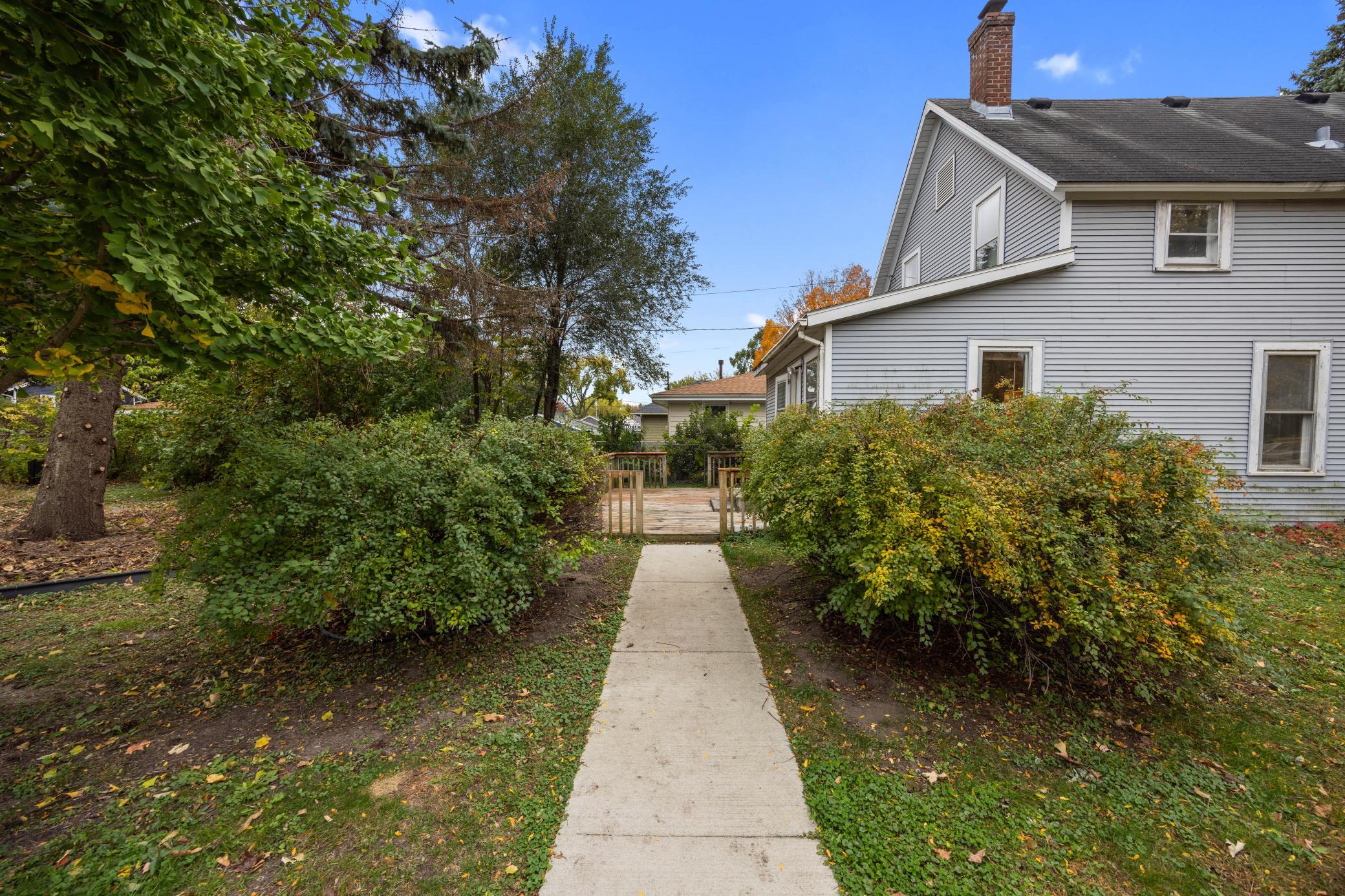 main property photo 28