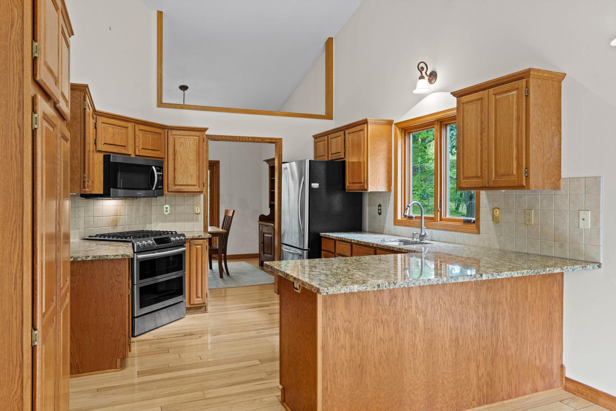 main property photo 23