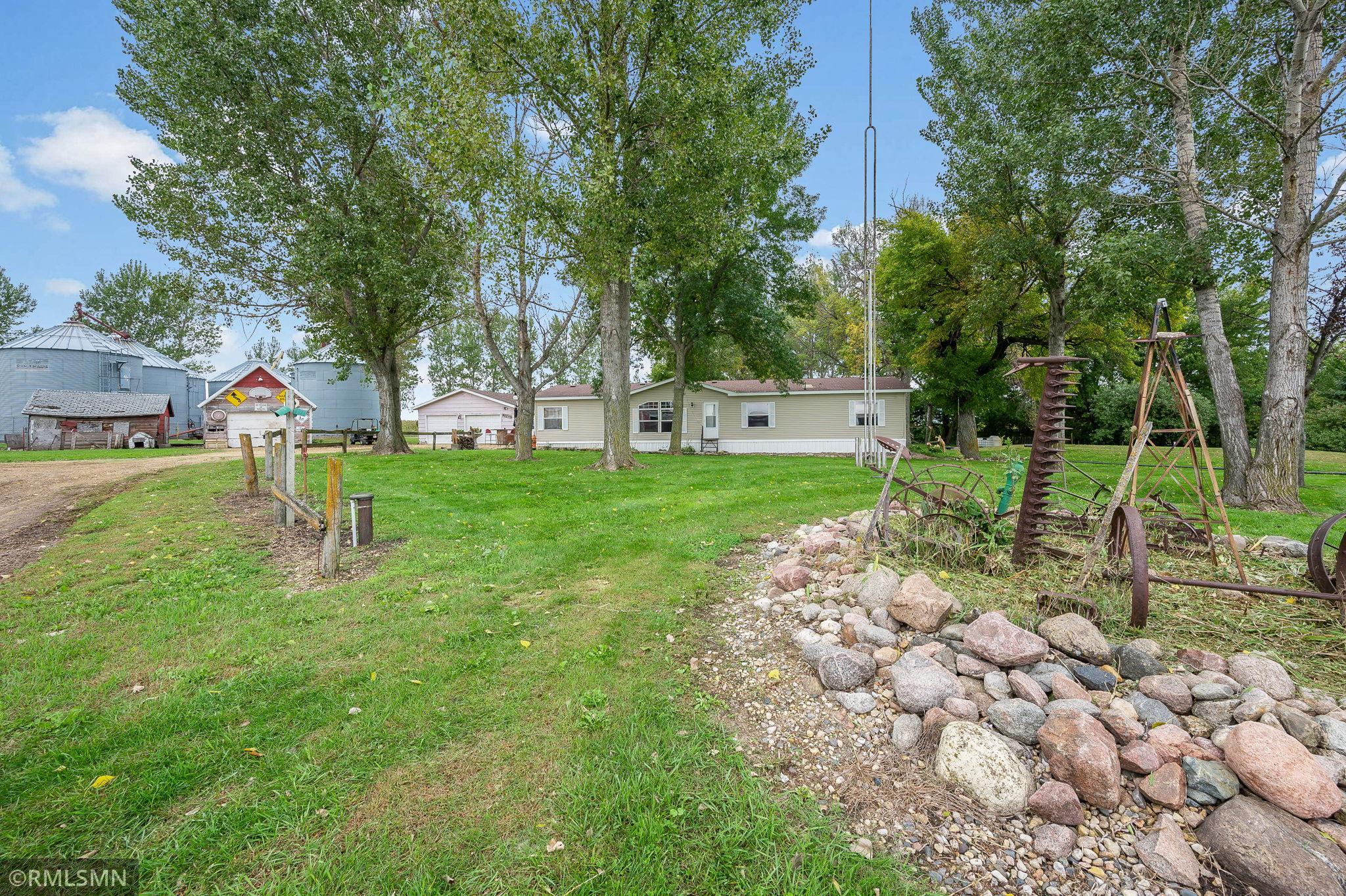 main property photo 28