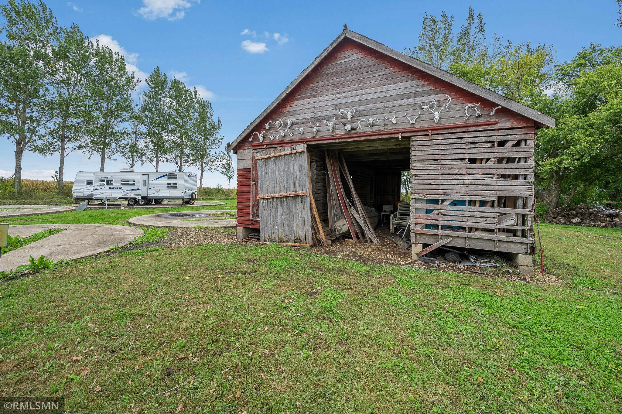 main property photo 32