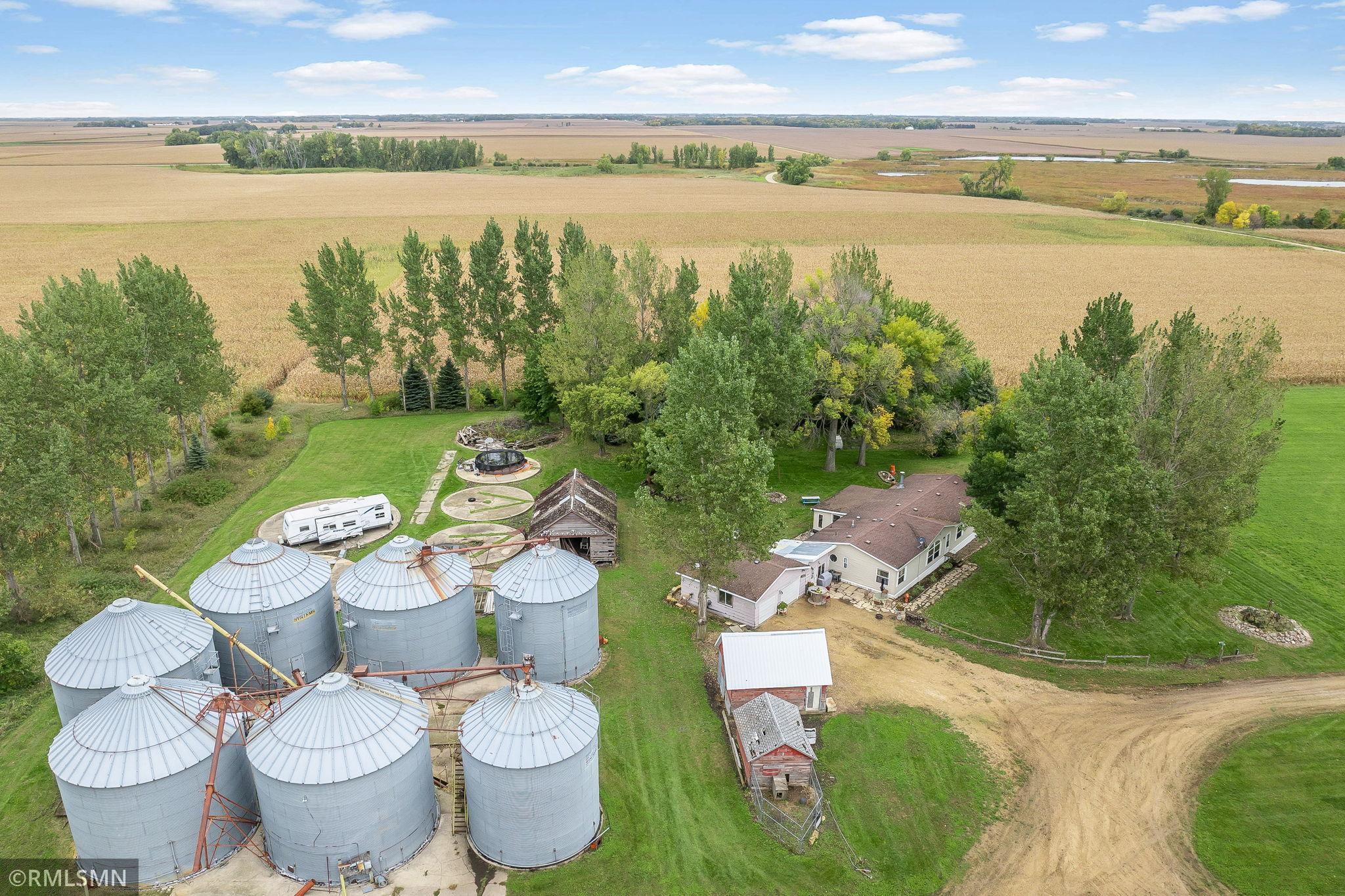 main property photo 7