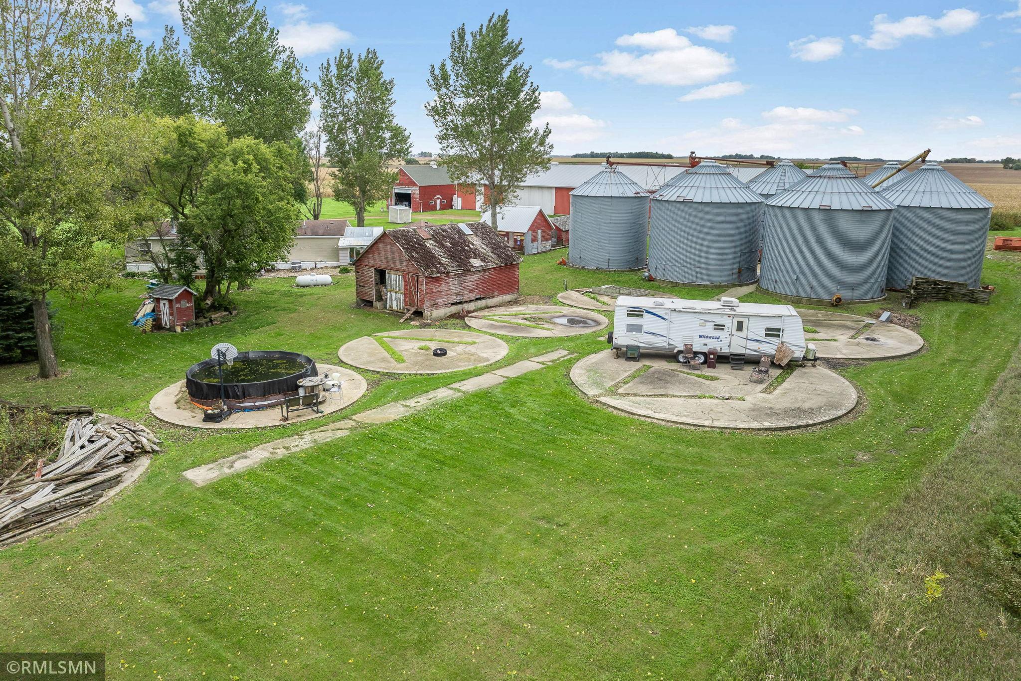 main property photo 8