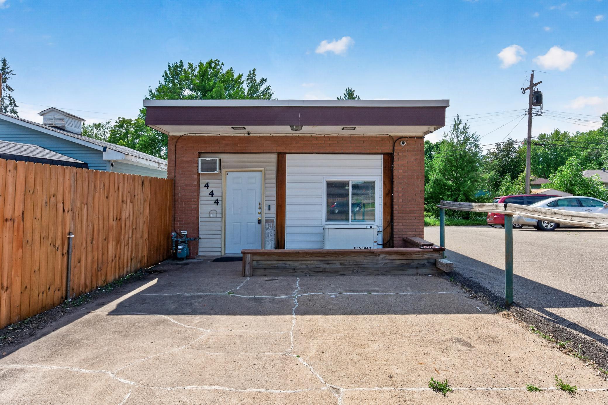 main property photo 16