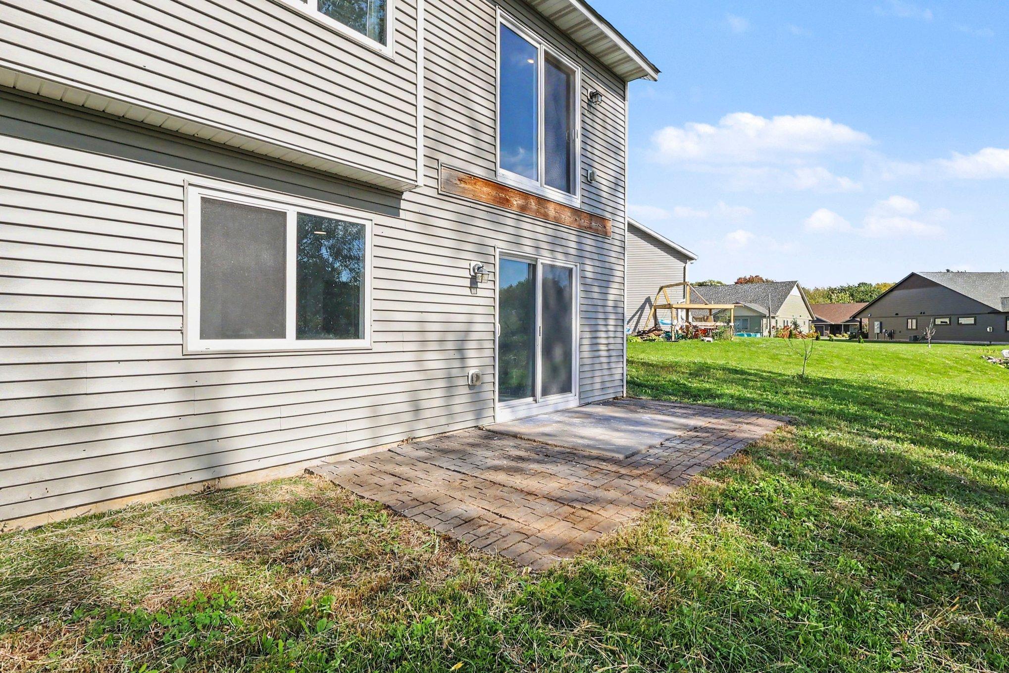 main property photo 32