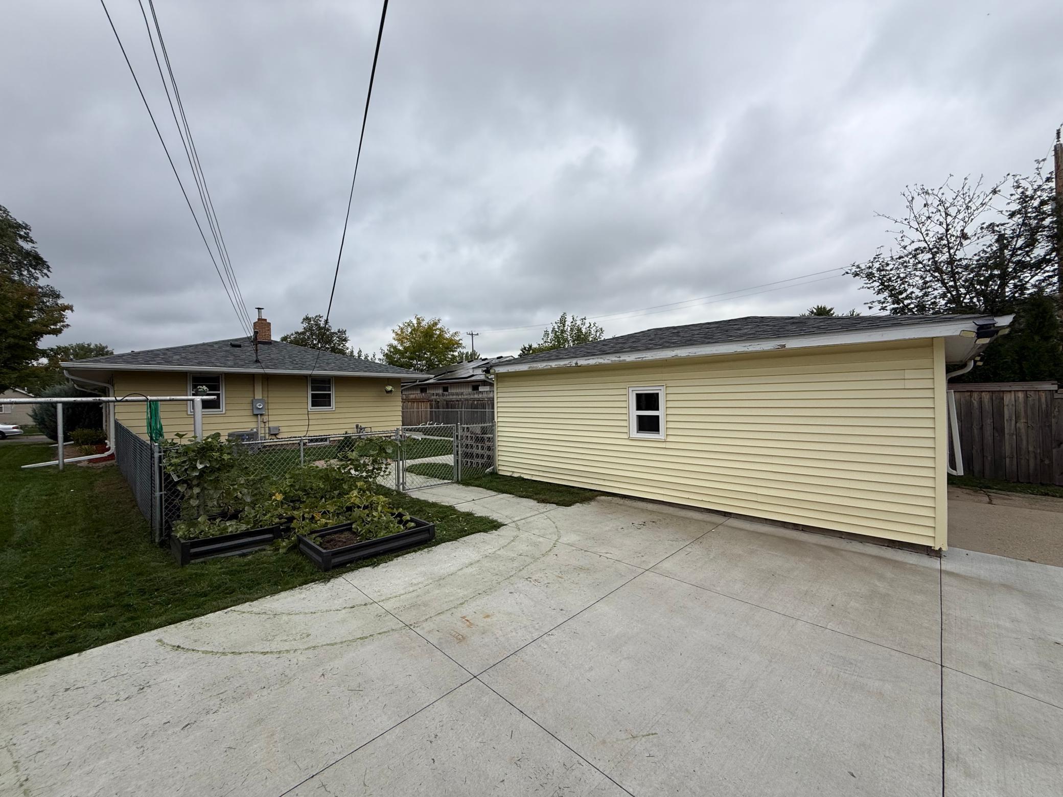 main property photo 22