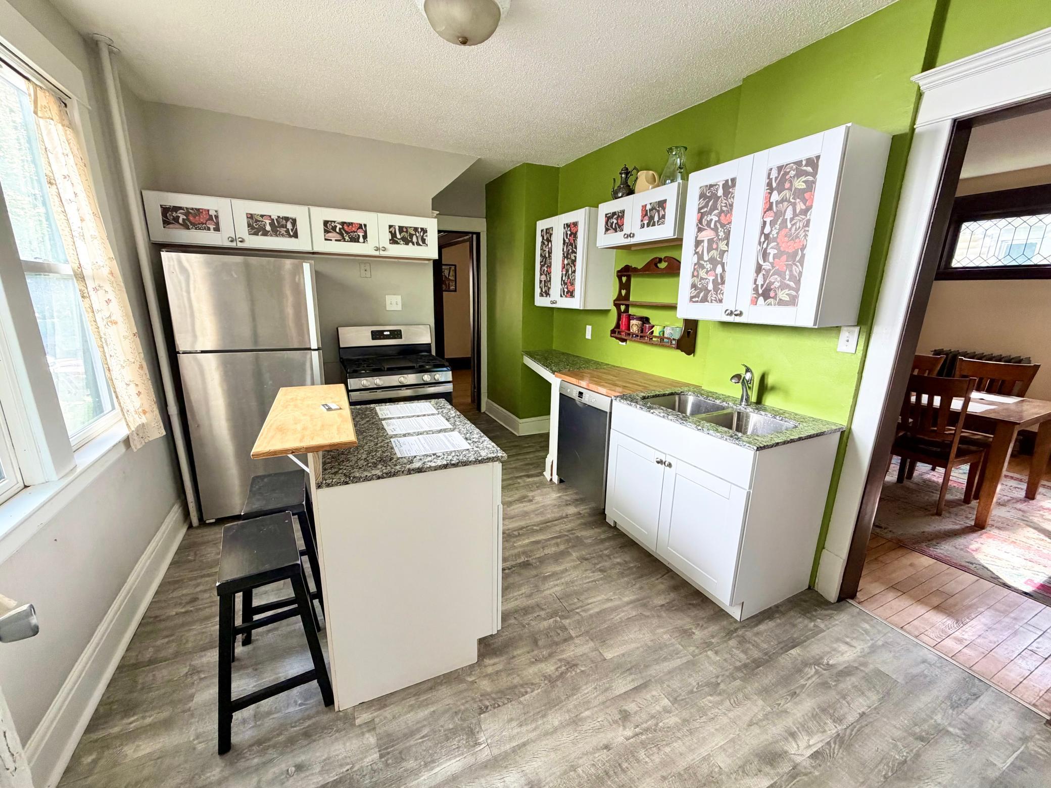 main property photo 5