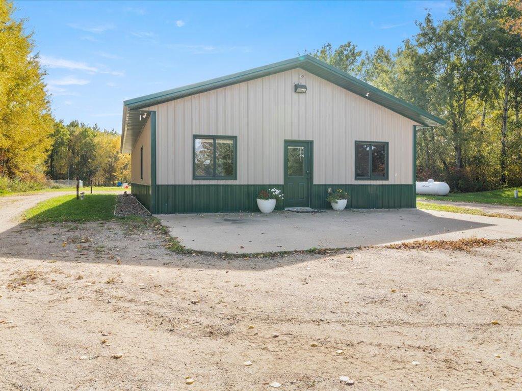 main property photo 34