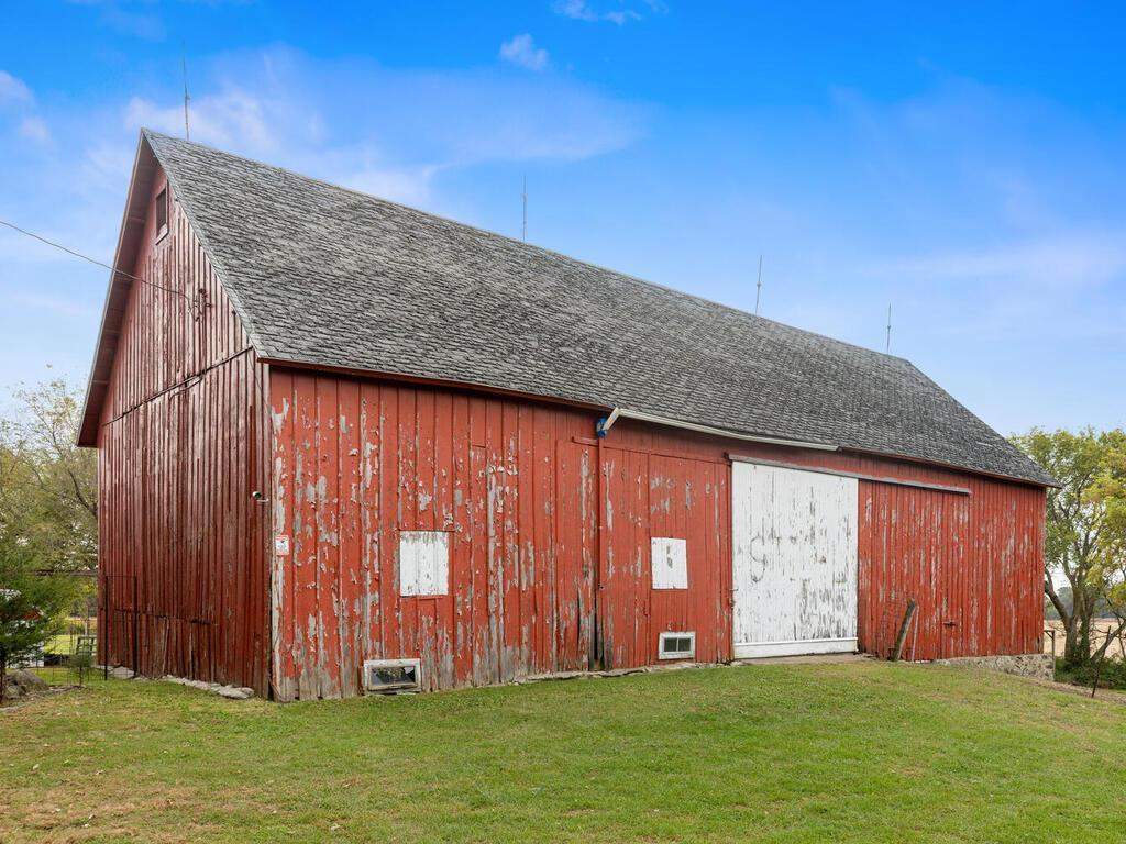 main property photo 16