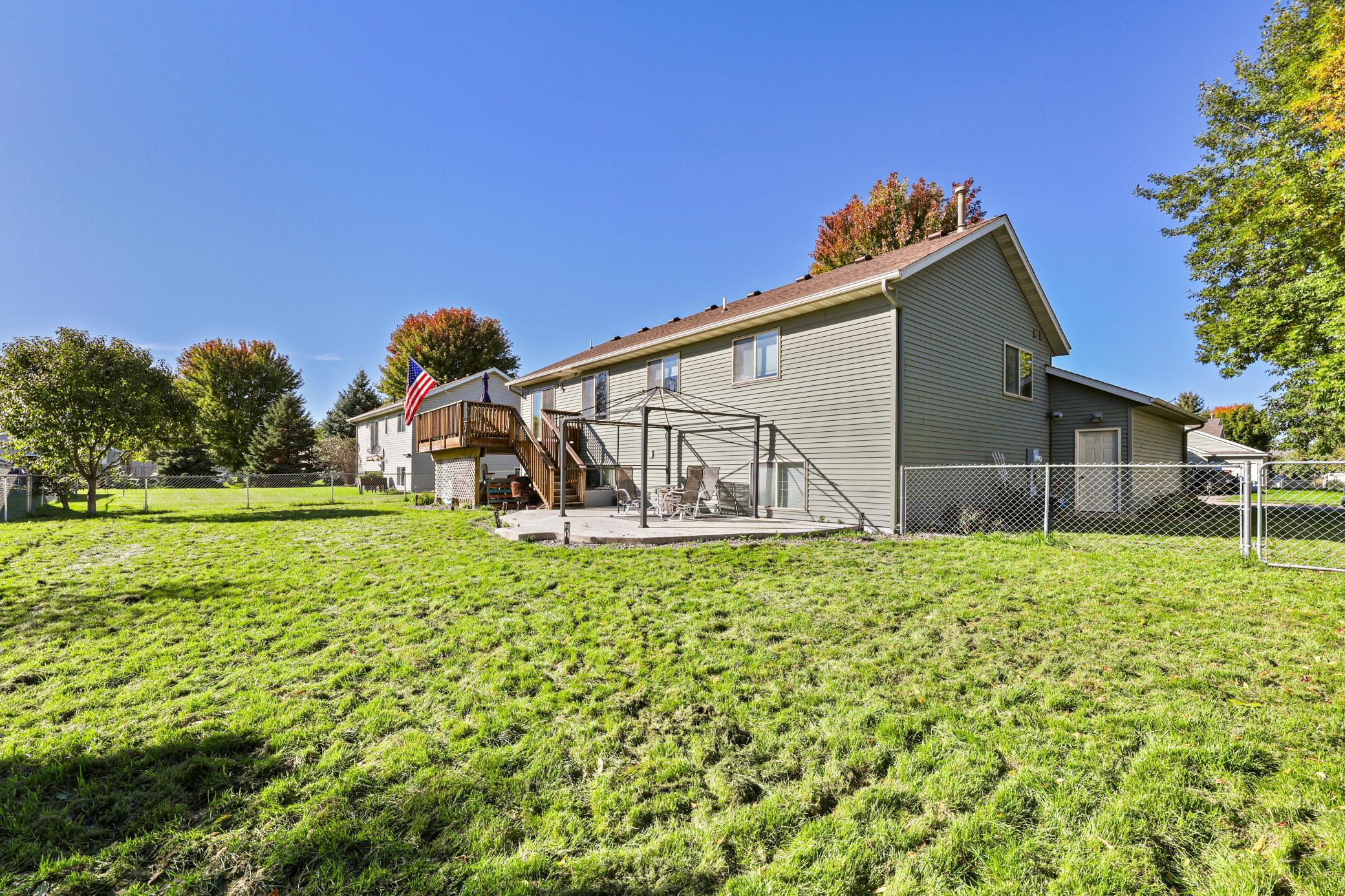 main property photo 30