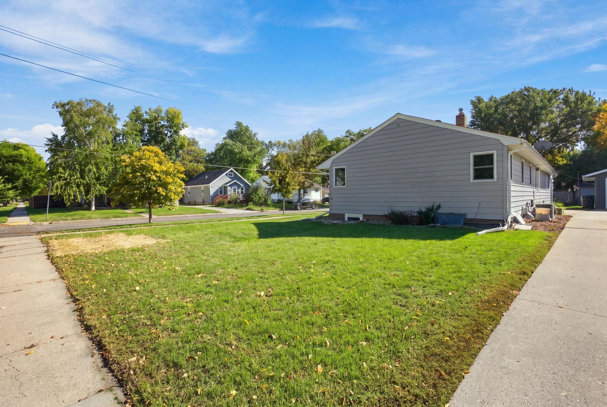 main property photo 28