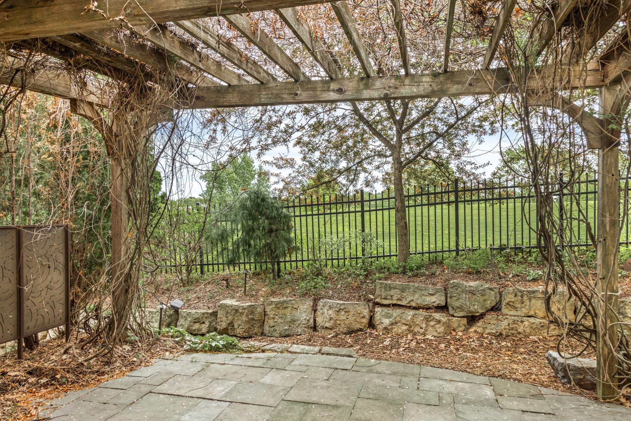 main property photo 25