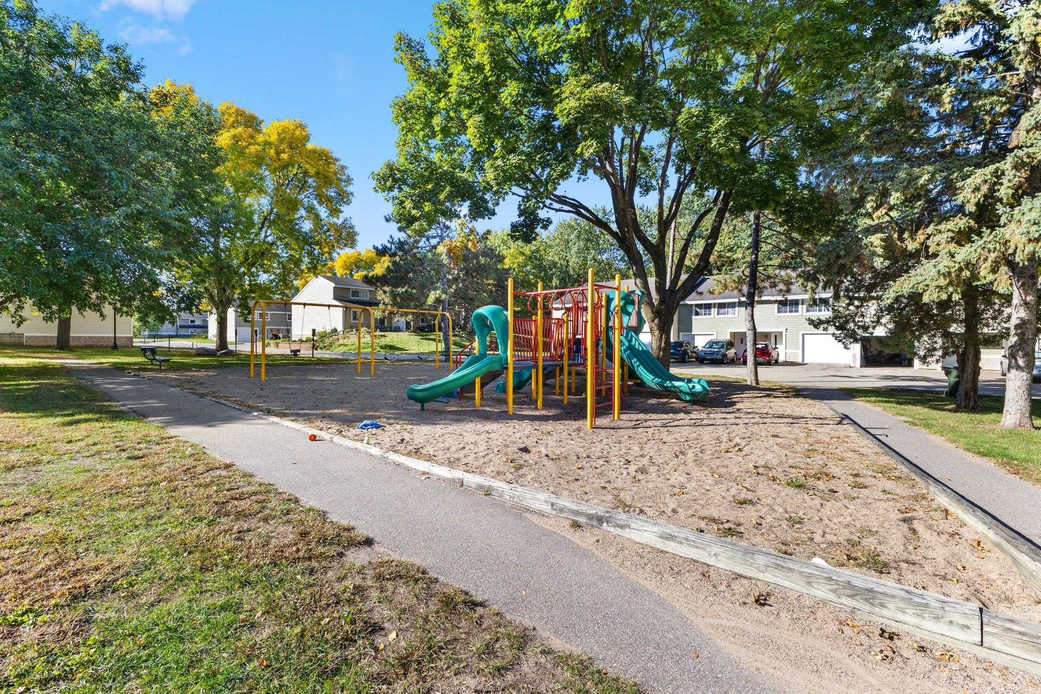 main property photo 28