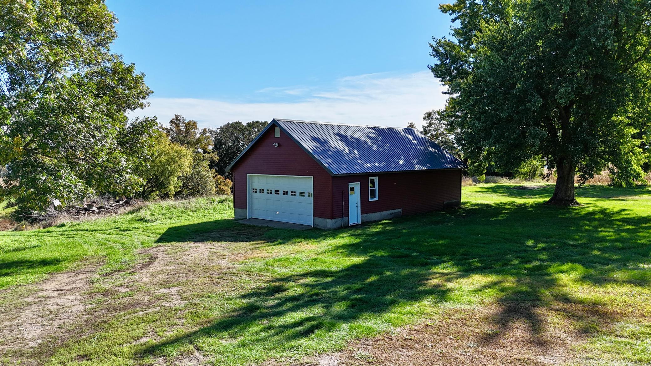 main property photo 27