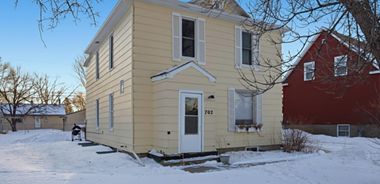 image of property with 6 Bed | 3 Bath | 2,136 Sqft