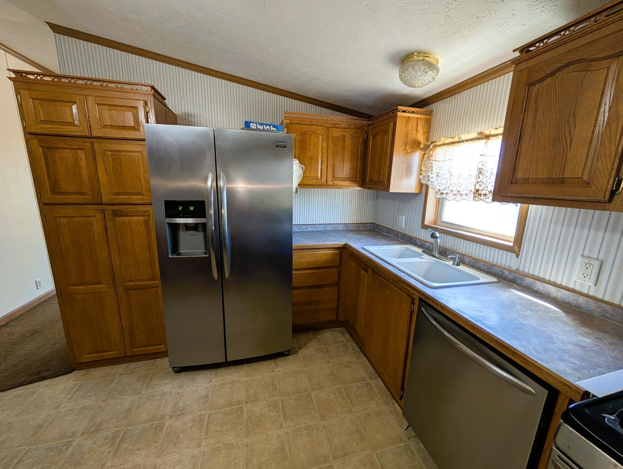 main property photo 44