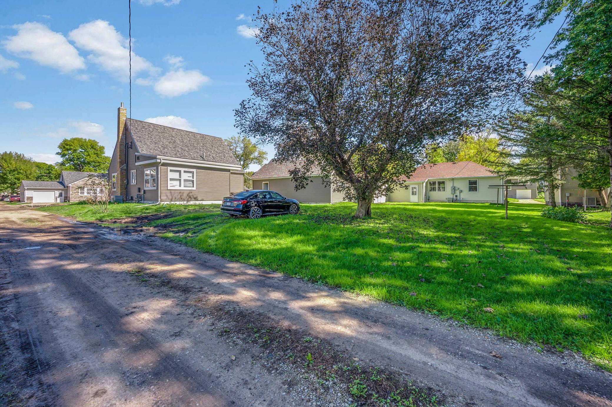 main property photo 37