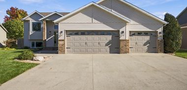 image of property with 4 Bed | 3 Bath | 2,400 Sqft
