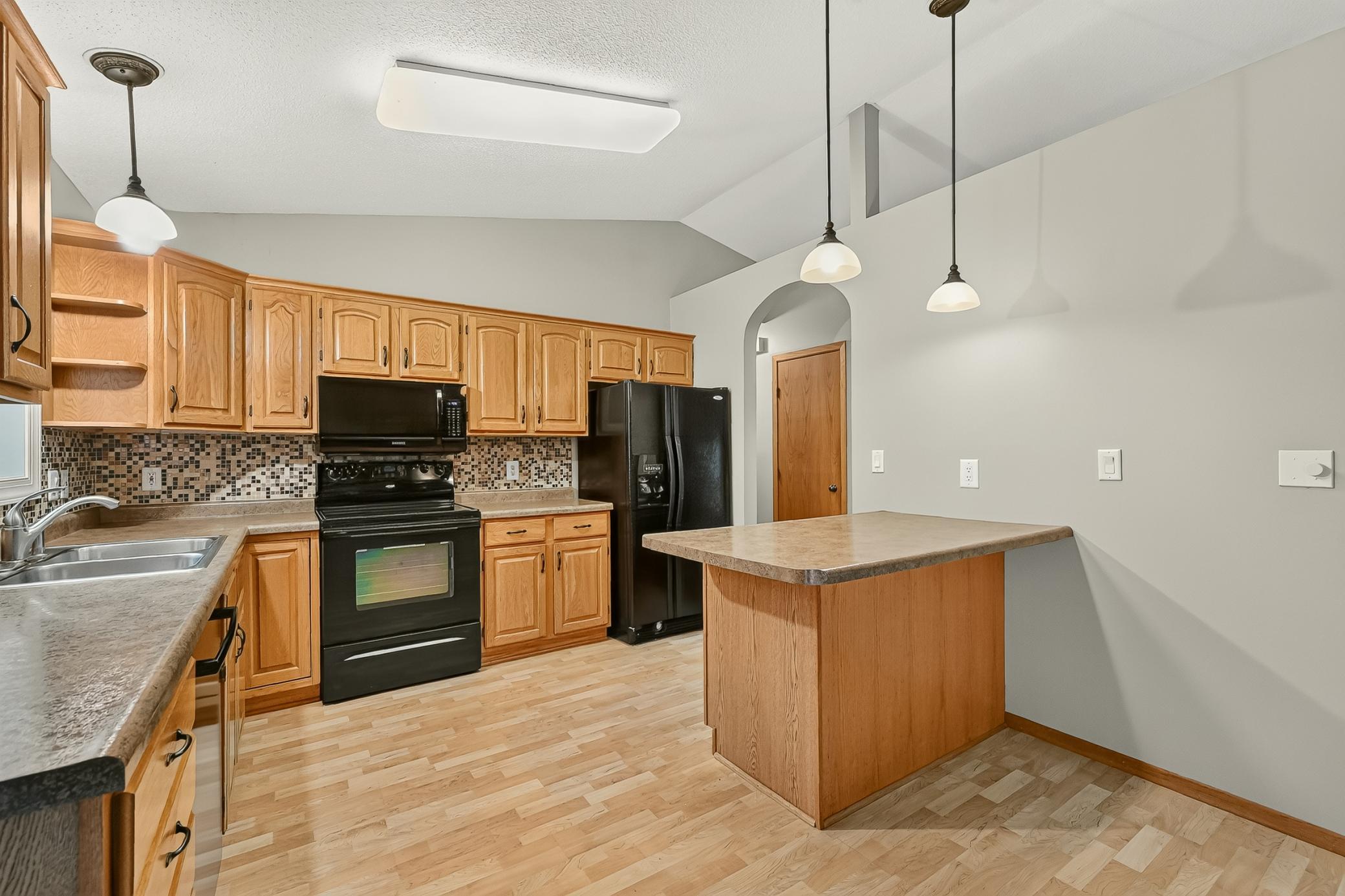 main property photo 9
