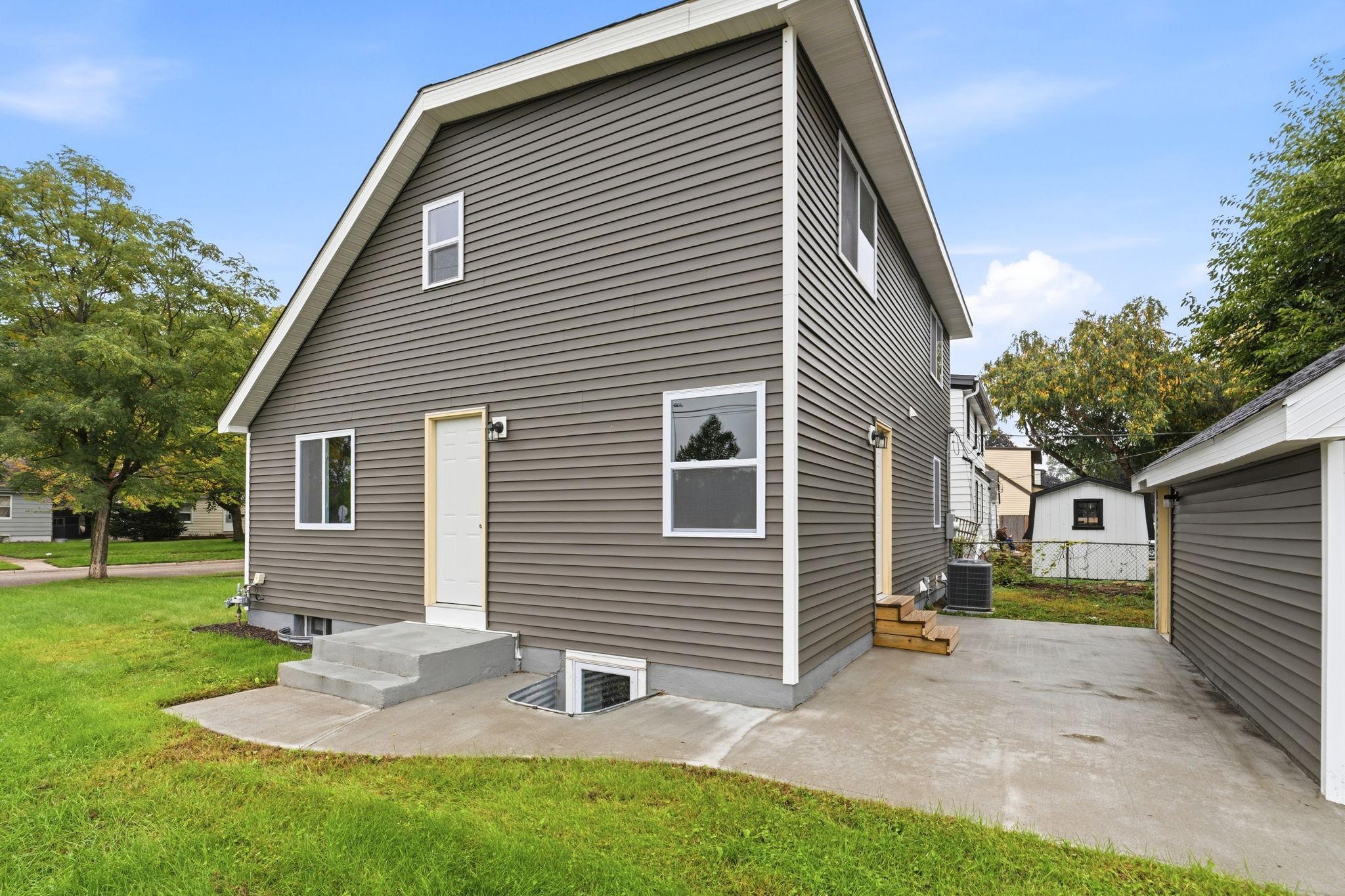 main property photo 5