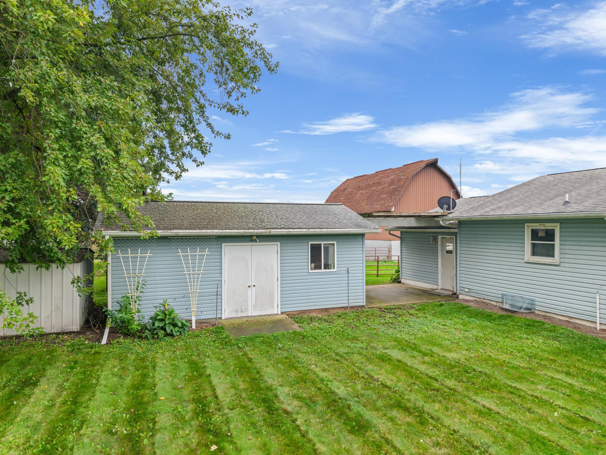main property photo 20